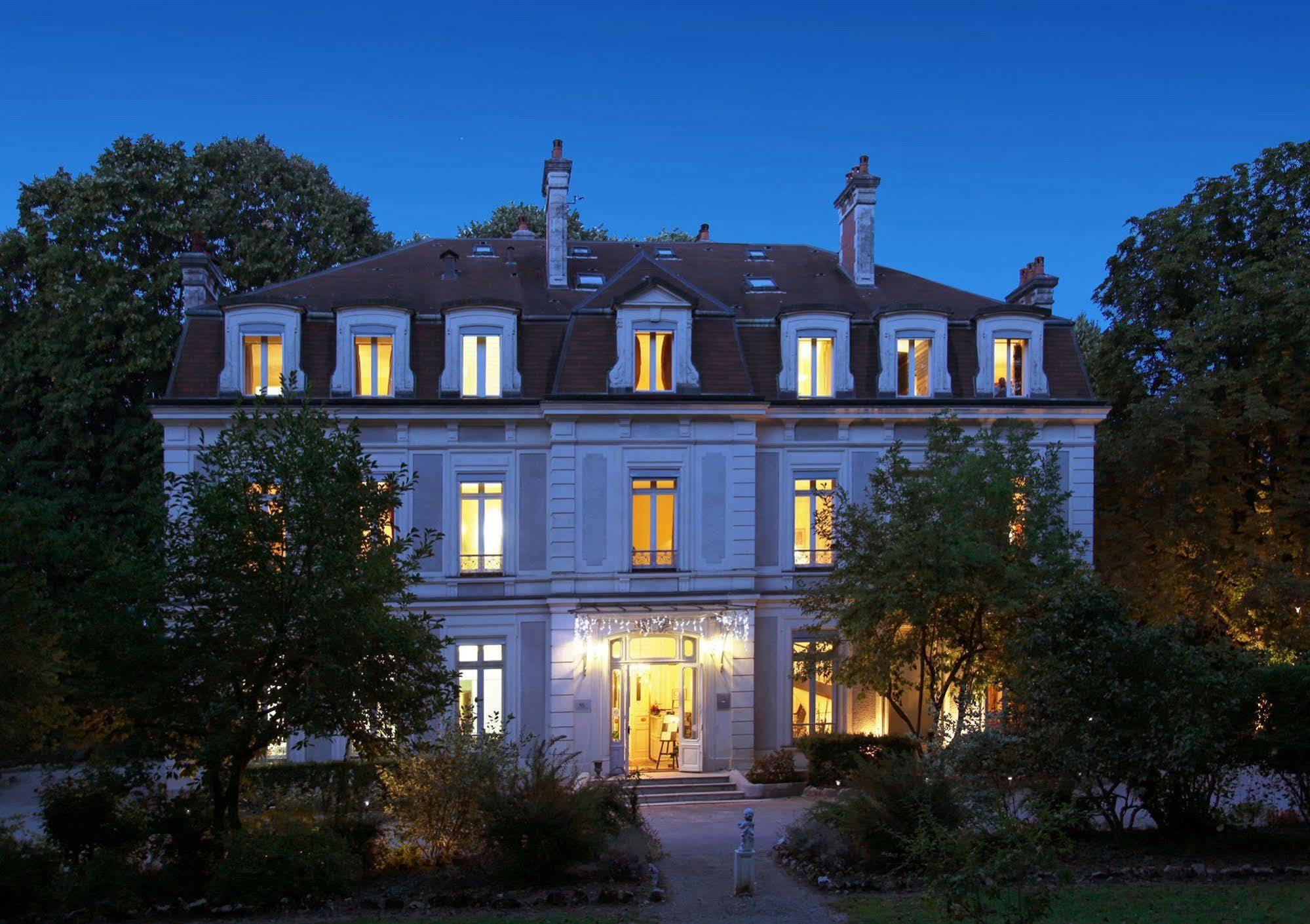 Chateau De La Dame Blanche - Logis Geneuille Экстерьер фото