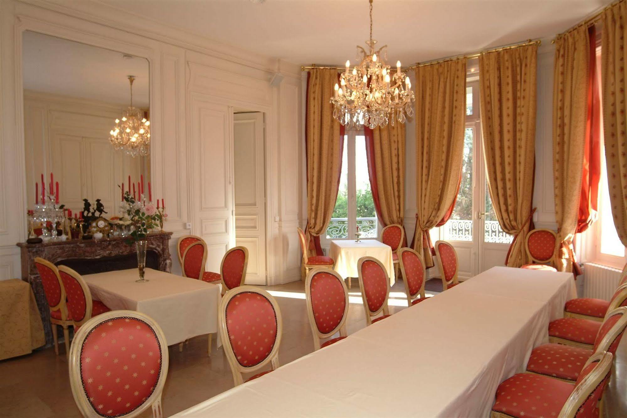 Chateau De La Dame Blanche - Logis Geneuille Экстерьер фото